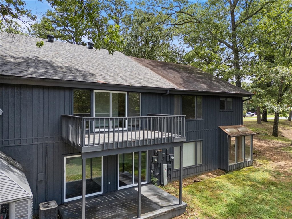 Townhouse Tct 2 A/K/A Drake Court Bvv - Residential