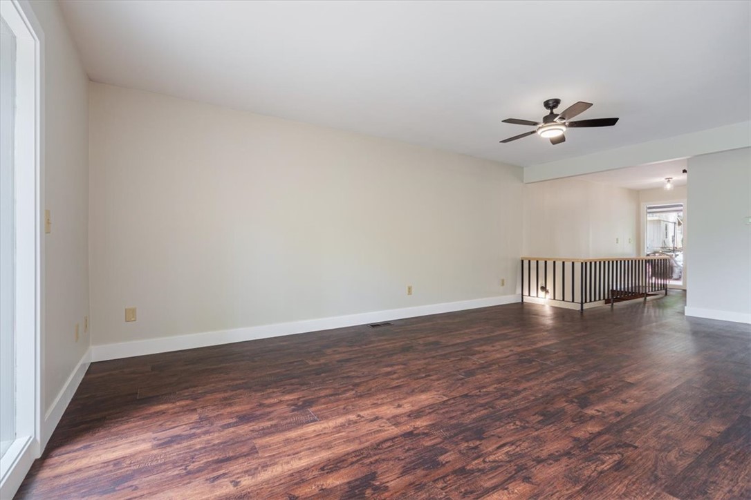 Townhouse Tct 2 A/K/A Drake Court Bvv - Residential