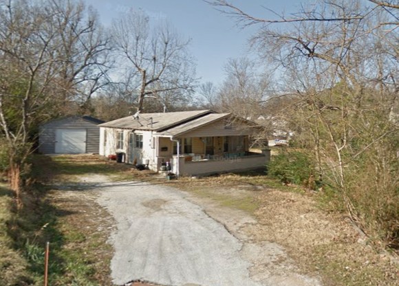Charming 2 bed, 1 bath home located in town! Featuring laminate flooring, a durable metal roof, central heat and air, and a convenient location close to everything Harrison has to offer.