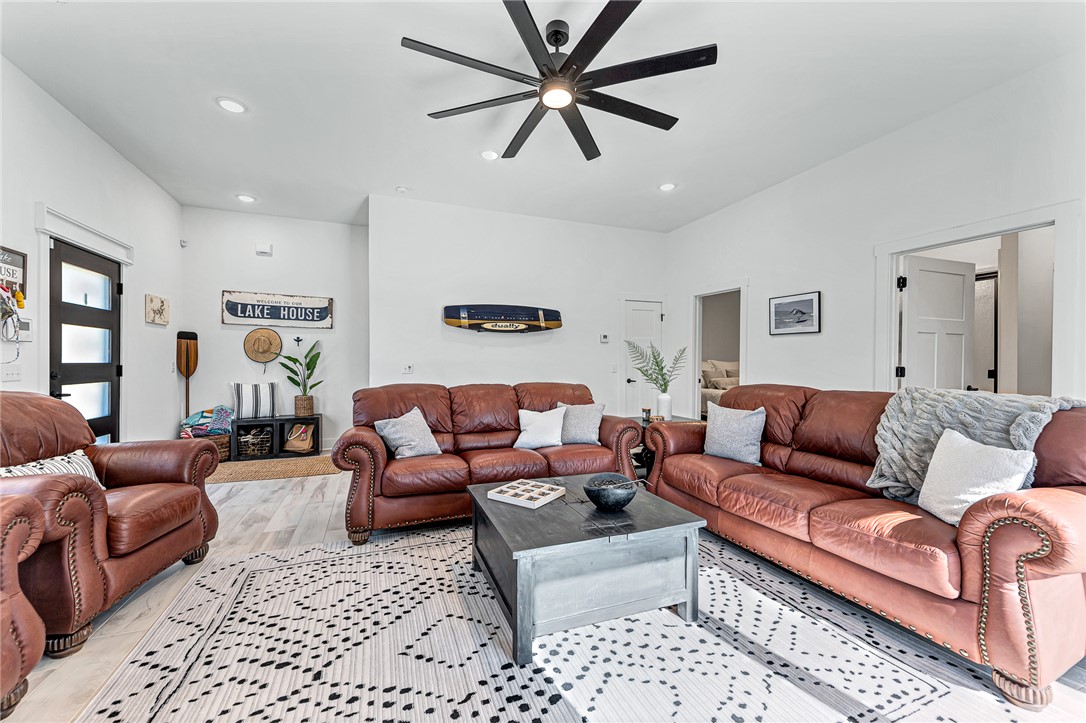 HOLIDAY HILLS - Residential
