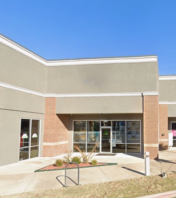 Established high-visibility shopping center anchored by Harps Food Stores offers strong daily traffic count and well-balanced tenant mix. Excellent location for retail, office, medical, or service users. Current tenants include Great Clips, Pizza Hut, SERC Rehabilitation, Classic Nails, Gusano's Pizza and JJs creating consistent customer draw and crossover opportunities.