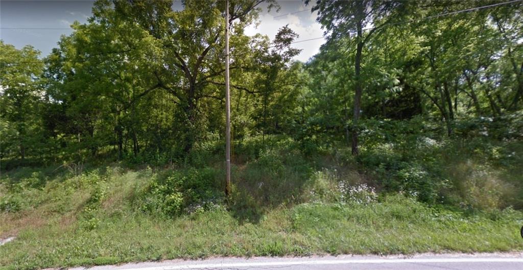 Build your dream home or next investment on this buildable lot in East Side Bella Vista! Ideally located with direct views of the Bella Vista trail system right from the front of the property, this lot offers the perfect blend of nature, recreation, and convenience. Enjoy easy access to biking, hiking, and outdoor adventure while being just minutes from golf, lakes, dining, and all that Bella Vista has to offer. Whether you’re planning a primary residence, vacation getaway, or investment property, this is a fantastic opportunity in a highly desirable area.