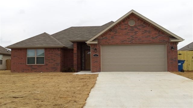 3 BEDROOM 2 BATH BRICK HOME WITH PRIVACY FENCED YARD. HOME FEATURES INCLUDE GRANITE KITCHEN & BATHROOM COUNTER TOPS, STAINLESS KITCHEN APPLIANCES INCLUDING REFRIGERATOR. WASHER & DRYER PROVIDED.