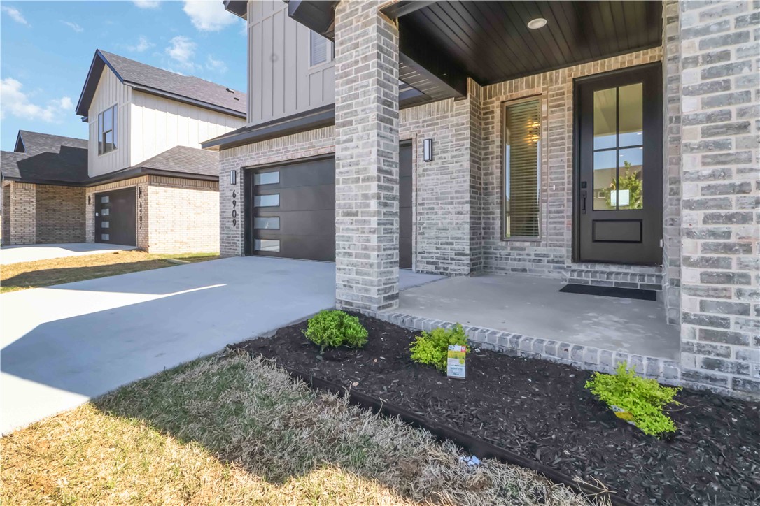 This 4-bed, 3-bath home is a split floor plan with main-level primary bedroom and guest bedroom. A beautiful open kitchen with quartz countertops, stainless appliances, and a walk-in pantry. All of this with a 12 feet ceiling bringing beautiful light in to the home. This home included a covered patio and a 2 car garage. This home offers both elegance and functionality , combining modern design and comfort. 
Please reach out to know more about this property.