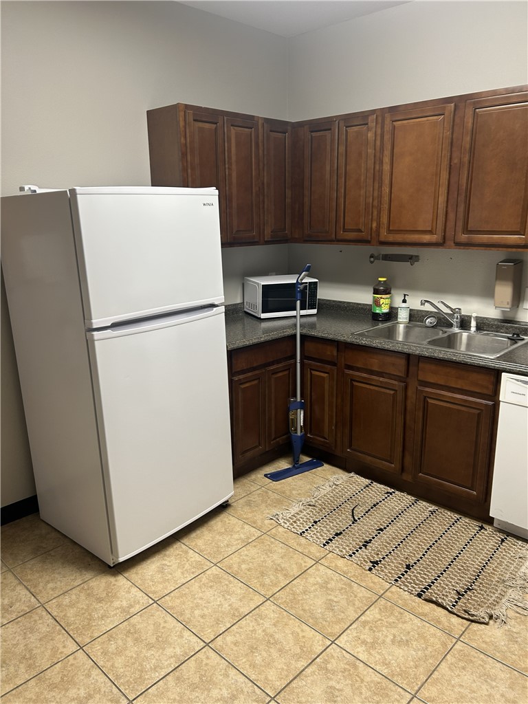 Oak Trace - Commercial Lease