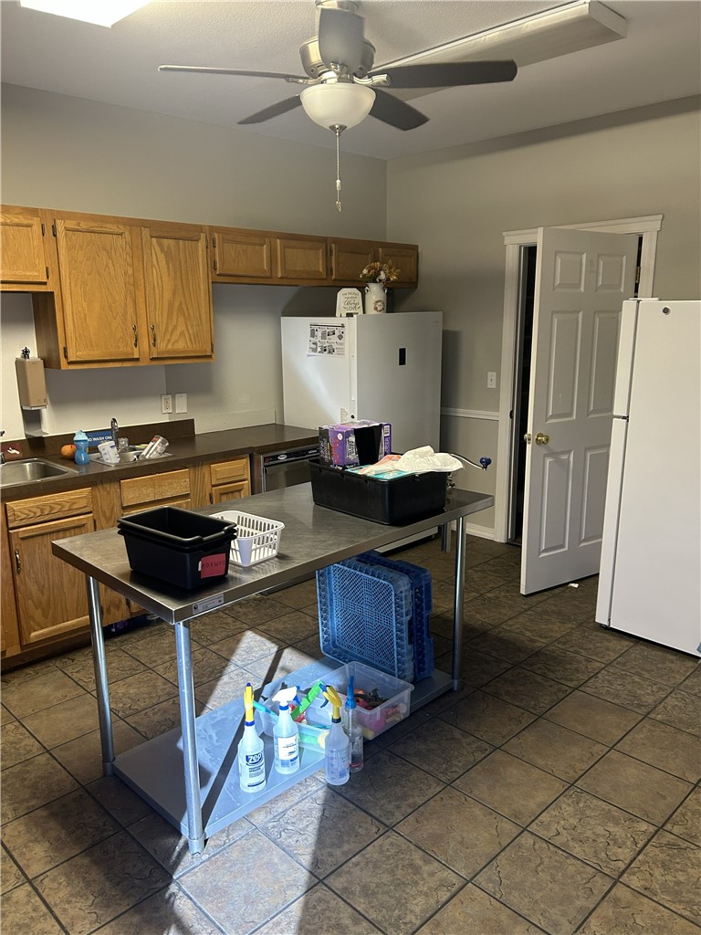 Oak Trace - Commercial Lease