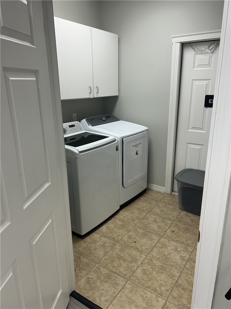 Oak Trace - Commercial Lease