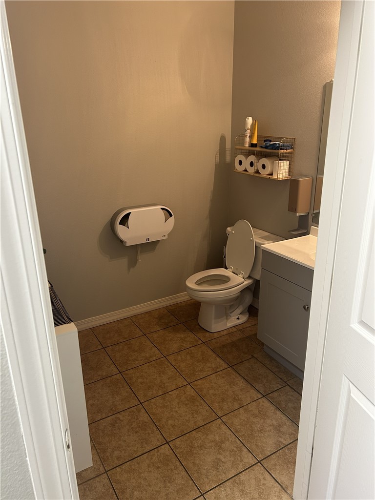 Oak Trace - Commercial Lease