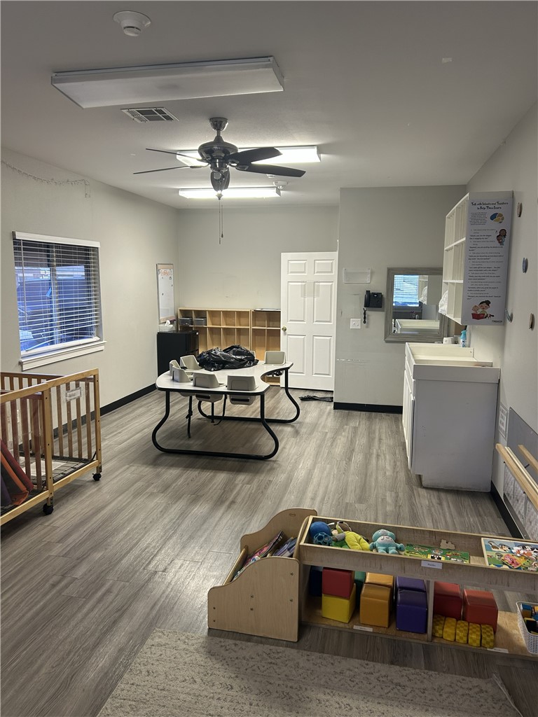 Oak Trace - Commercial Lease