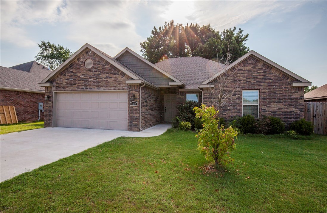New in 2015! Great 3 bed, 2 bath, 2 car garage house in Bentonville. This home offers tile floors, granite counters and fenced back yard. Open floor plan with an eat in kitchen. Easy to maintain and move in ready!