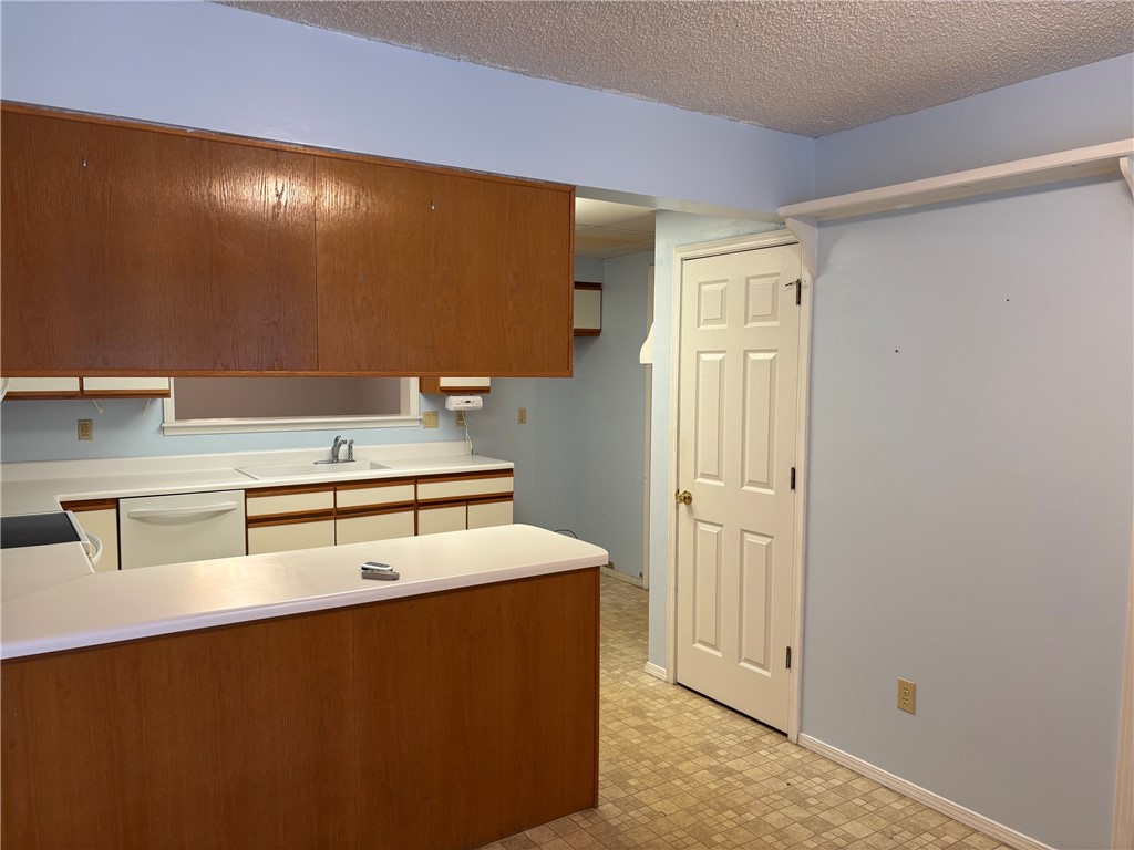 White Oak St Condo Ph IV - Residential