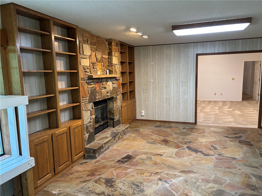 White Oak St Condo Ph IV - Residential