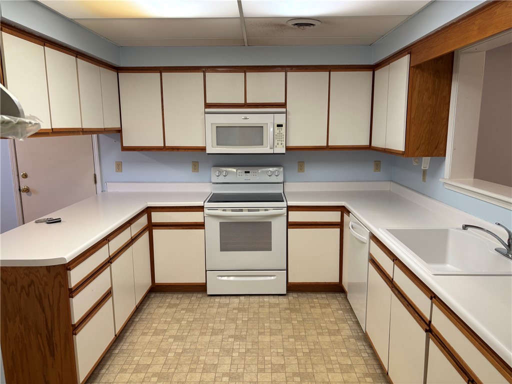 White Oak St Condo Ph IV - Residential