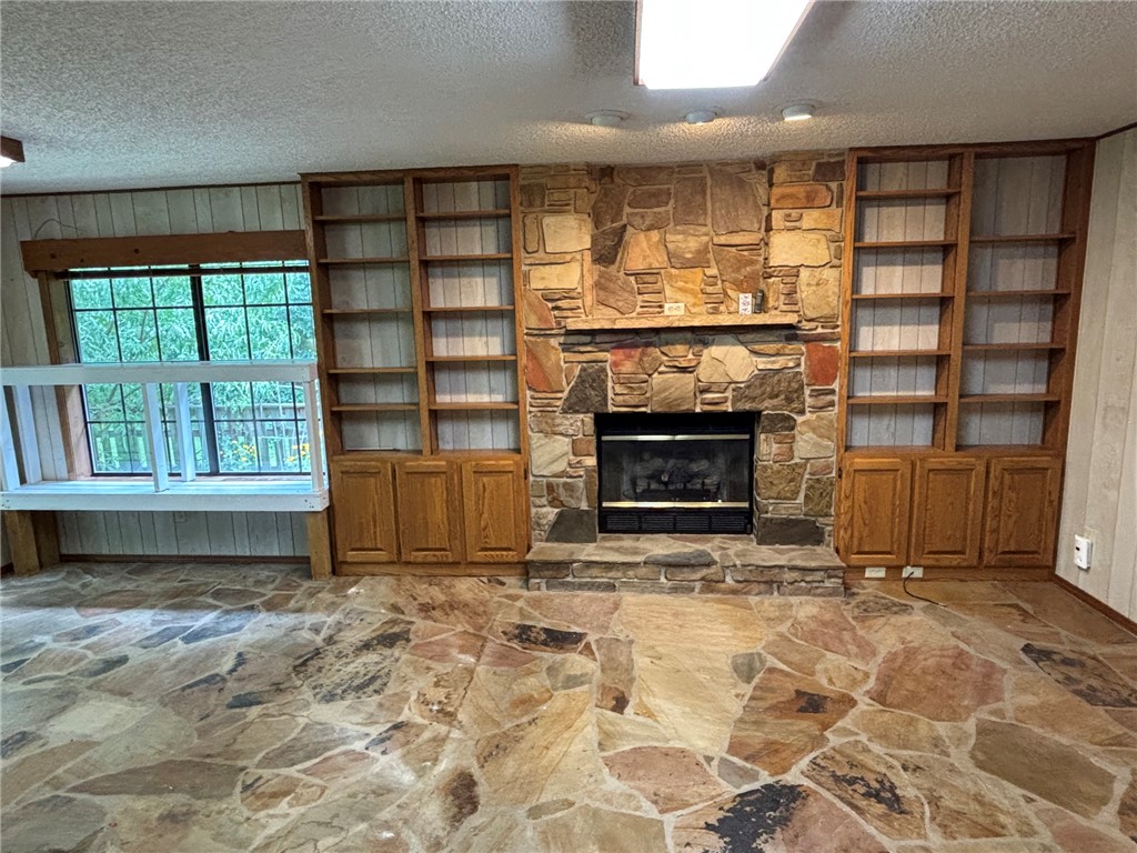 White Oak St Condo Ph IV - Residential