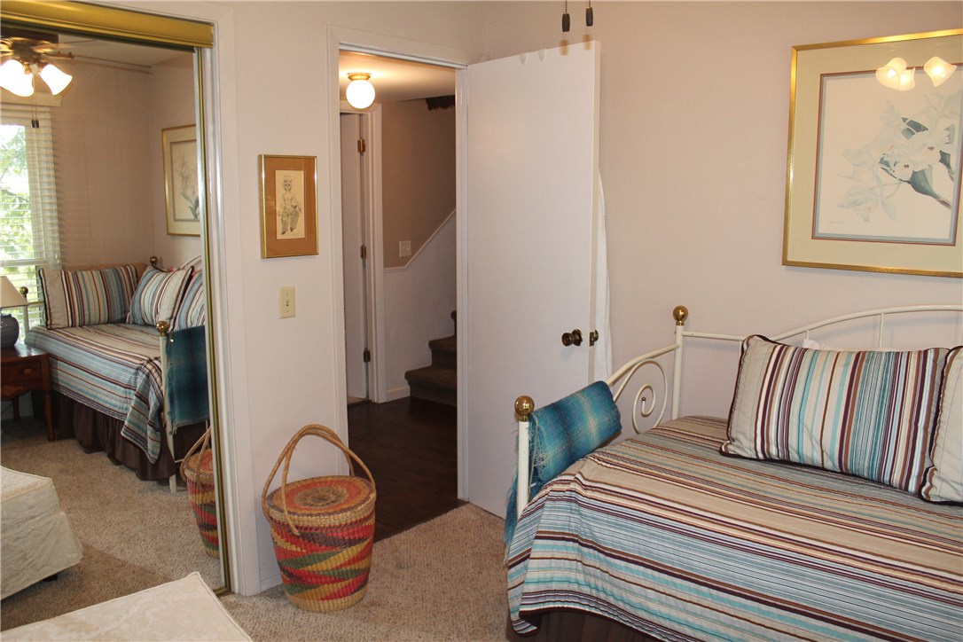Townhouse Tct 3 A/K/A Drake Court Bvv - Residential