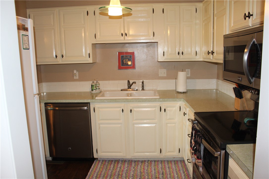 Townhouse Tct 3 A/K/A Drake Court Bvv - Residential