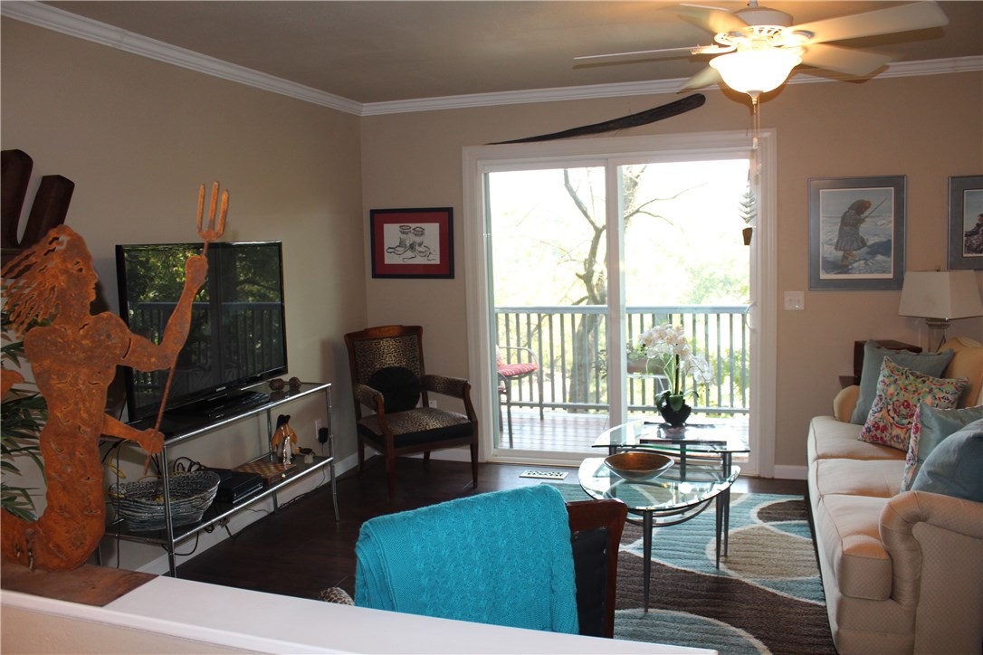 Townhouse Tct 3 A/K/A Drake Court Bvv - Residential