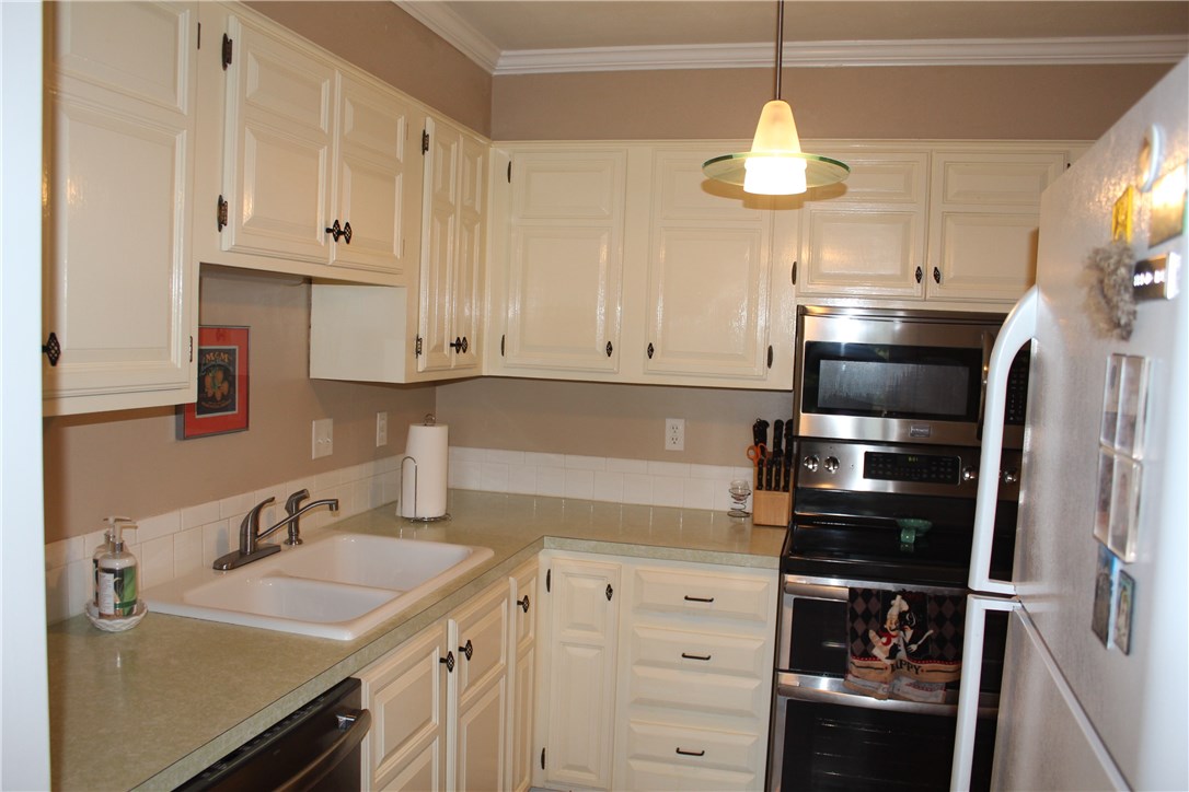 Townhouse Tct 3 A/K/A Drake Court Bvv - Residential