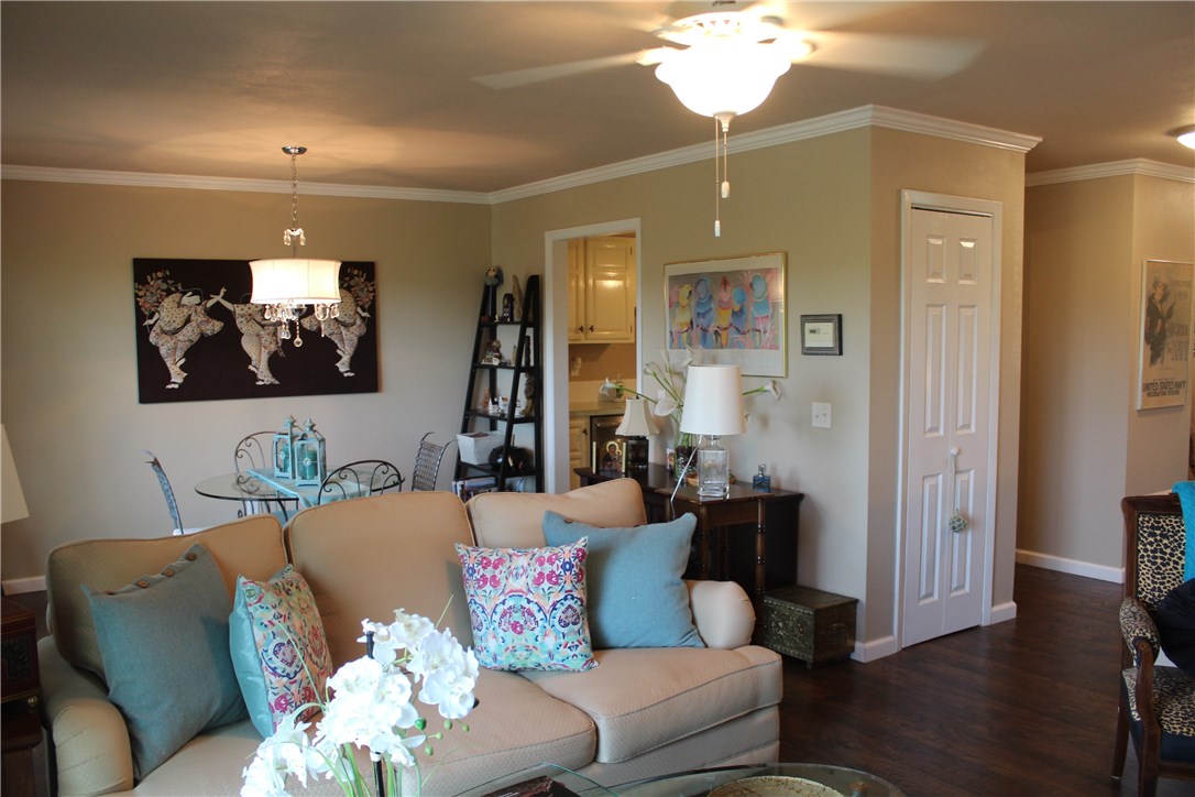 Townhouse Tct 3 A/K/A Drake Court Bvv - Residential