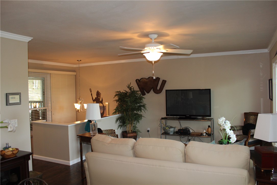 Townhouse Tct 3 A/K/A Drake Court Bvv - Residential