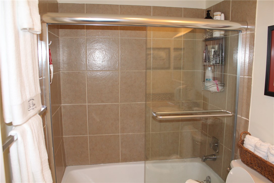 Townhouse Tct 3 A/K/A Drake Court Bvv - Residential