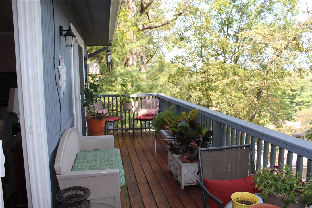 Townhouse Tct 3 A/K/A Drake Court Bvv - Residential