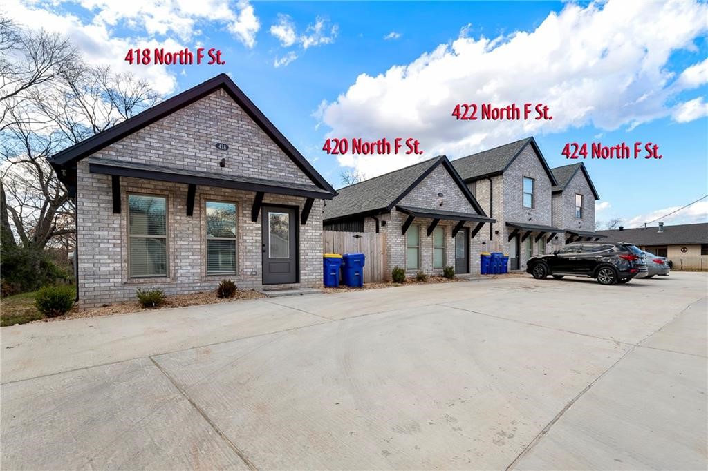 Exceptional Investment Opportunity

This property presents a unique investment opportunity in the heart of Rogers. Situated in close proximity to downtown, it offers easy access to restaurants, shopping, breweries, the trail system, and the vibrant downtown entertainment scene.

The property boasts two distinct unit types: two one-bedroom, one-bathroom units and two two-bedroom, one-and-a-half-bathroom units. The two-bedroom units are situated on two stories, providing ample space and privacy. All units are equipped with essential amenities, including refrigerators, washers, and dryers. Additionally, each unit features custom cabinets, granite counters, private patios, and ample parking on the spacious concrete lot.

It is imperative to maintain the privacy tenants, Please Do Not Disturb.