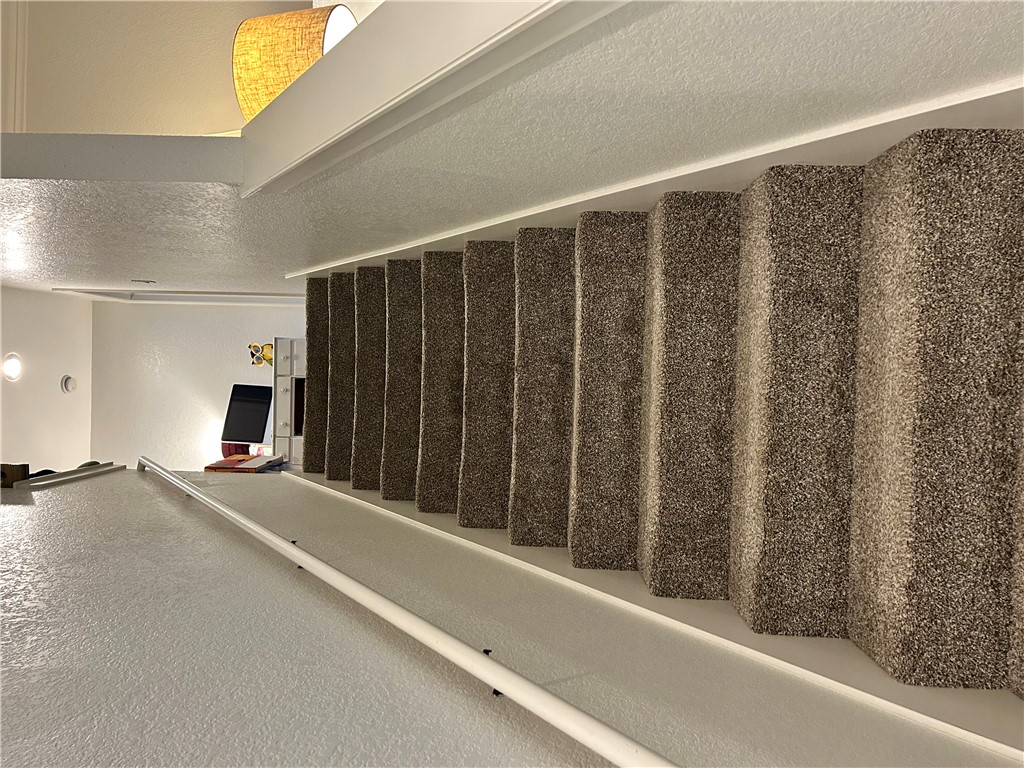 Valley View Condo Hpr - Residential Lease
