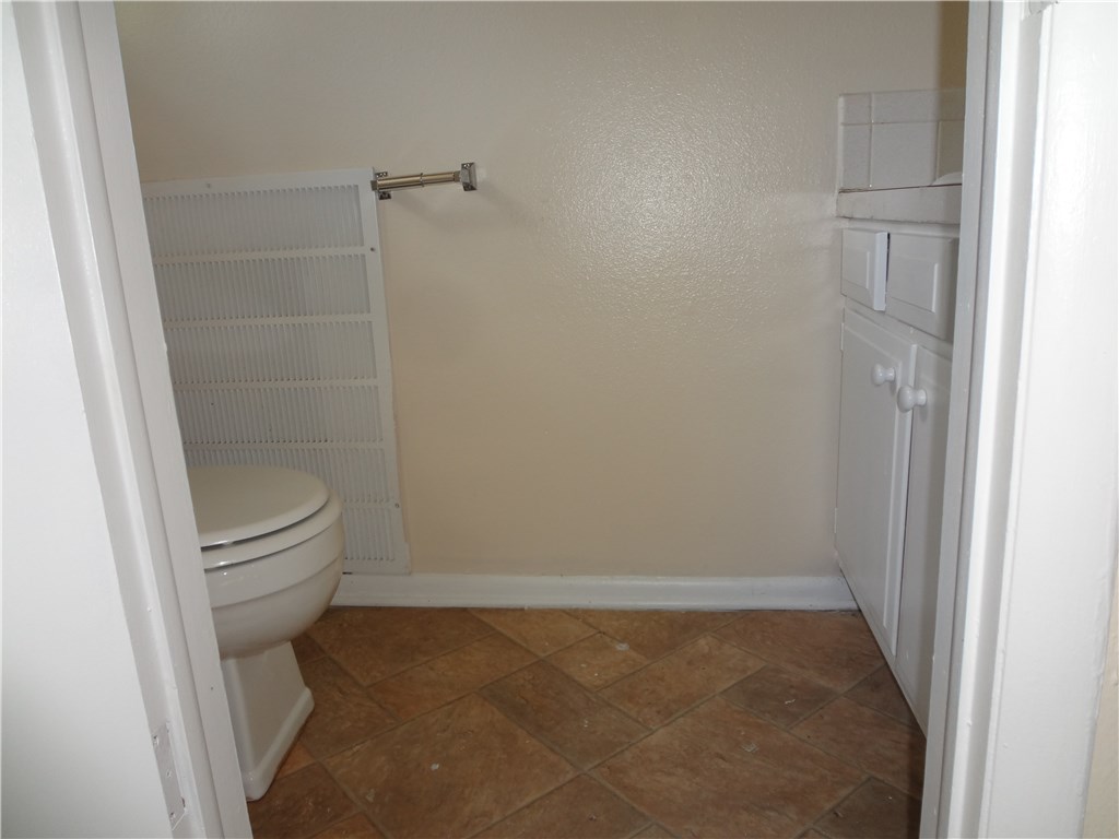 Bishop Manor Rogers - Residential