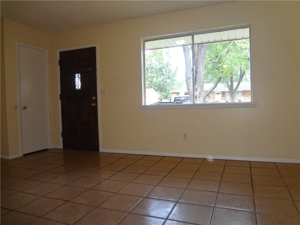 Bishop Manor Rogers - Residential