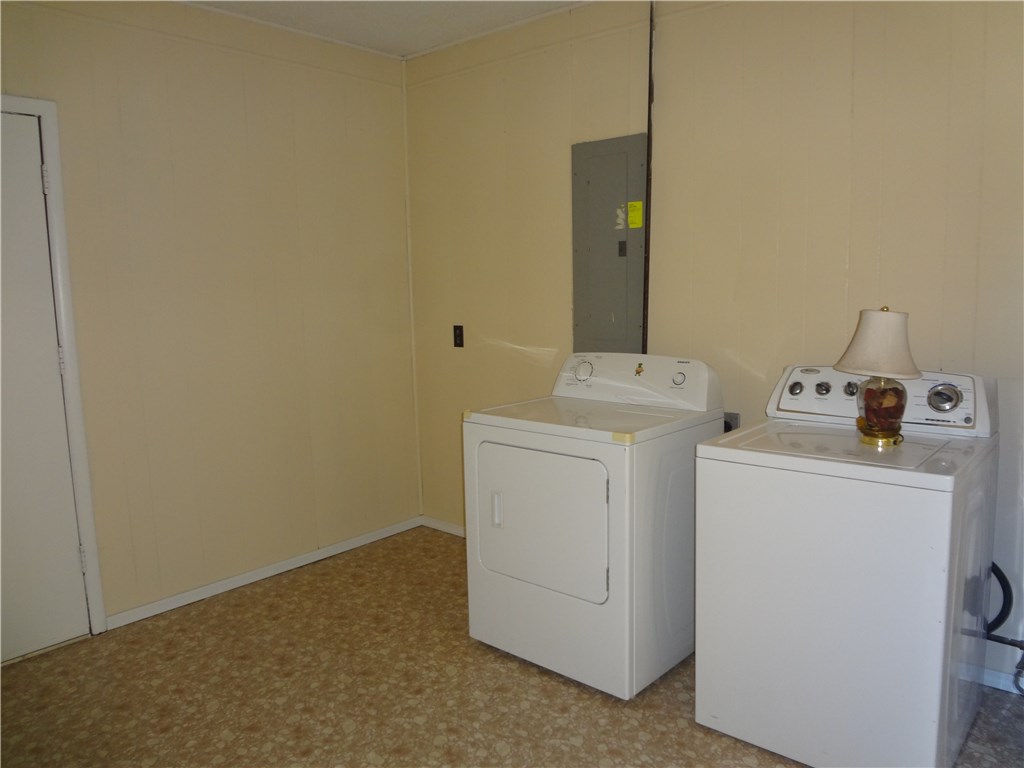 Bishop Manor Rogers - Residential