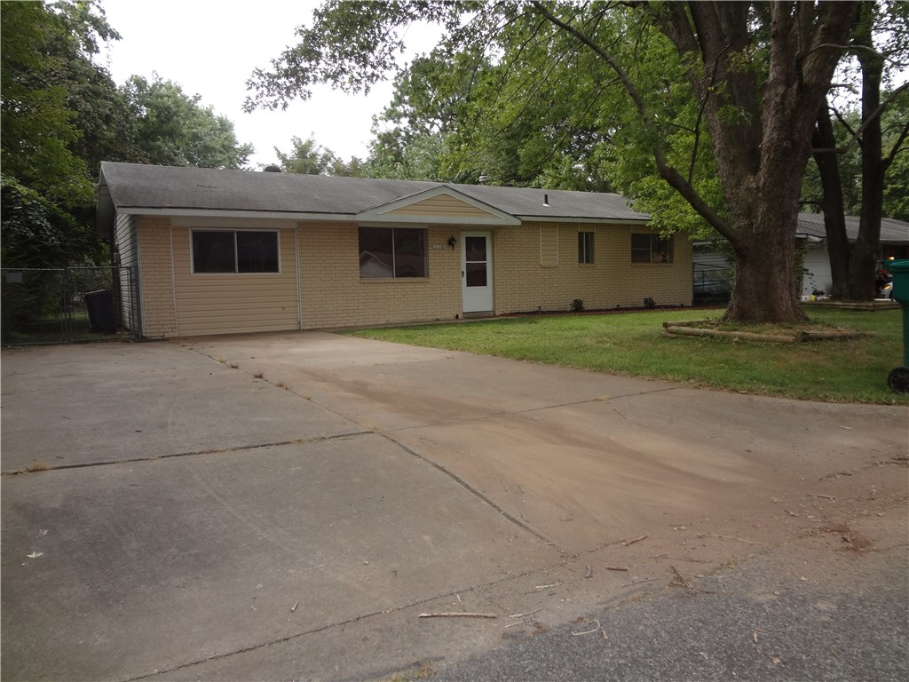Bishop Manor Rogers - Residential