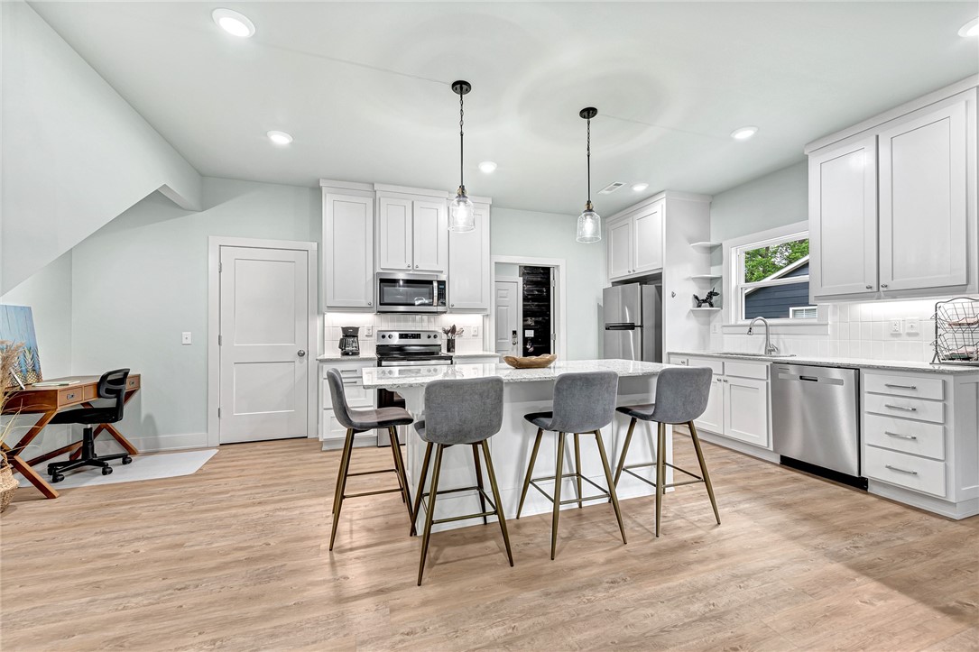 RAILROAD ADD-BENTONVILLE - Residential