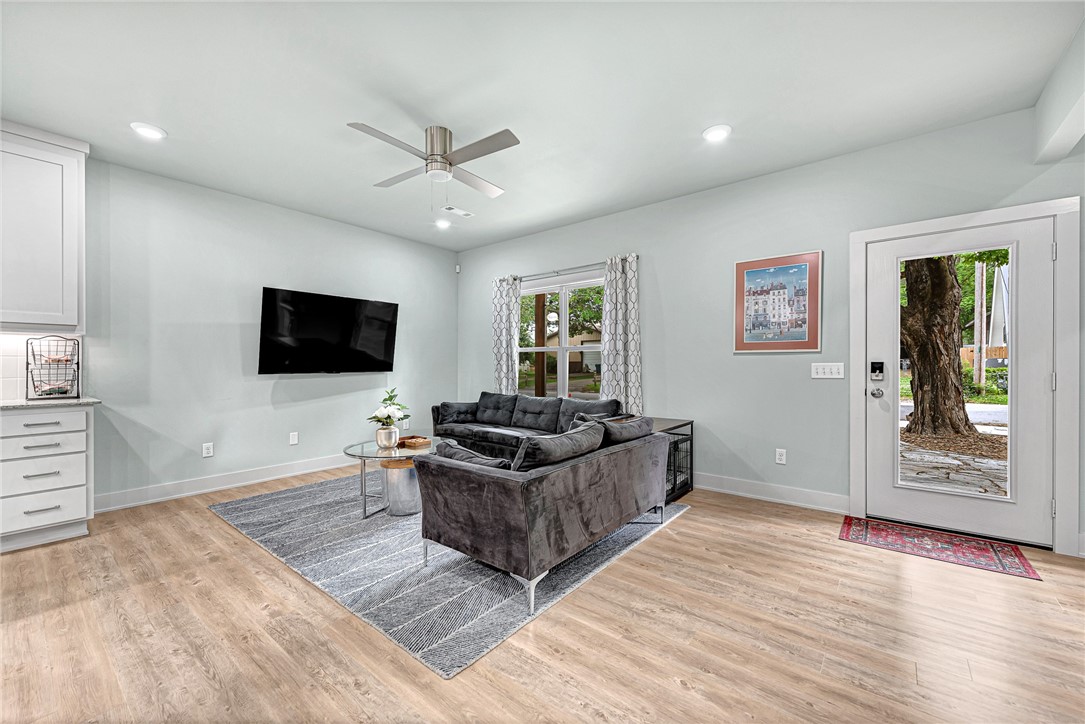 RAILROAD ADD-BENTONVILLE - Residential