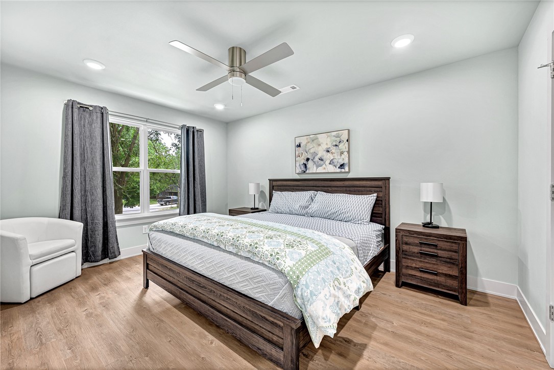 RAILROAD ADD-BENTONVILLE - Residential