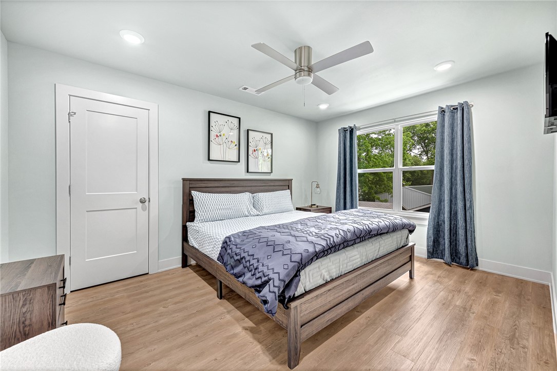 RAILROAD ADD-BENTONVILLE - Residential
