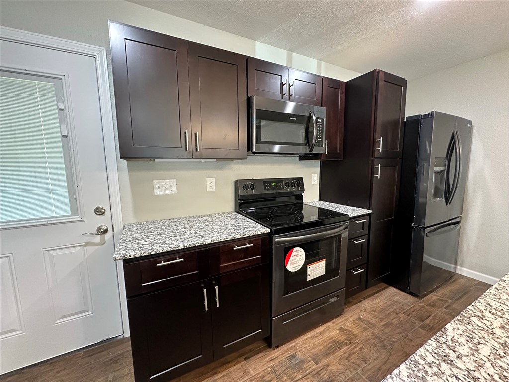 Plucks Add Gentry - Residential Lease