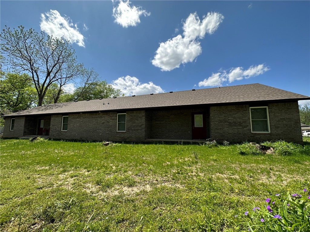 Plucks Add Gentry - Residential Lease
