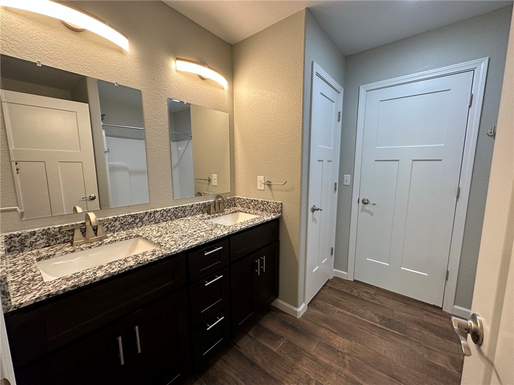 Plucks Add Gentry - Residential Lease