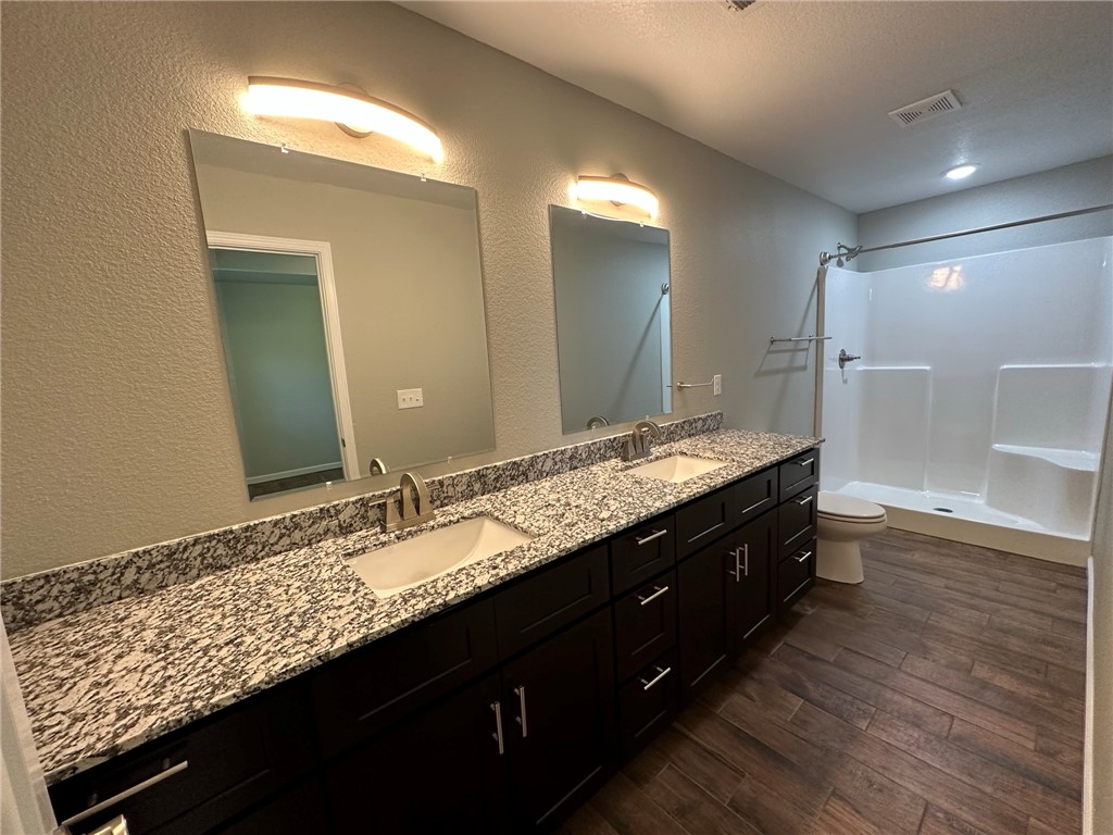 Plucks Add Gentry - Residential Lease
