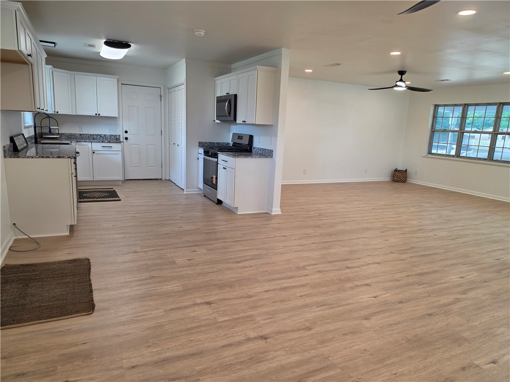 Western Oaks Place I - Residential