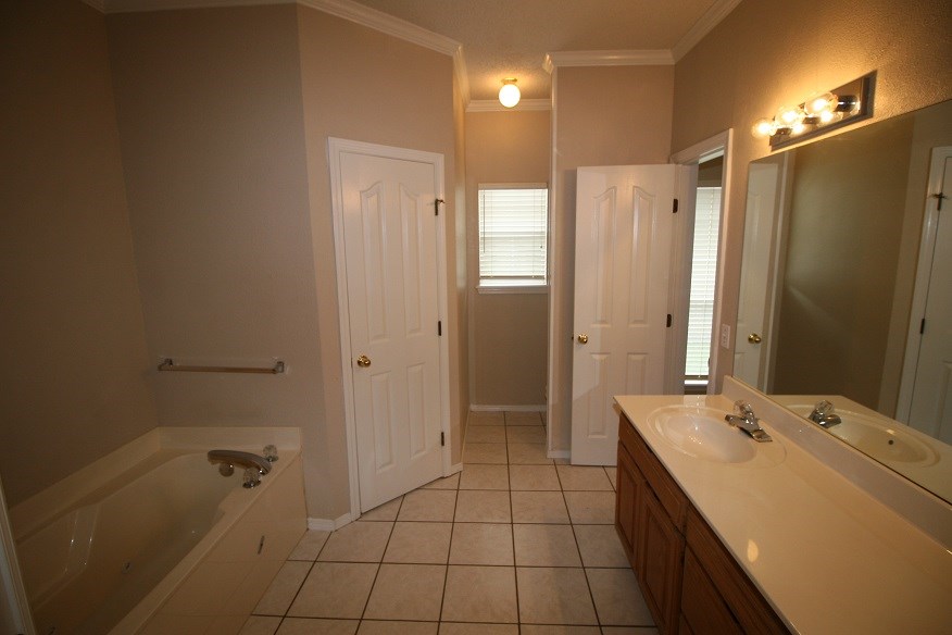 Cambridge Park Ph 3 Rogers - Residential Lease