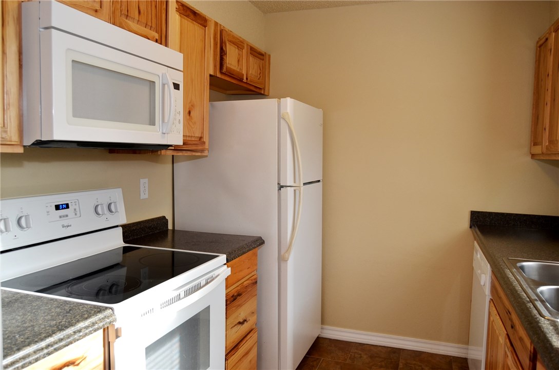 Townhouse Tct 3 A/K/A Drake Court Bvv - Residential