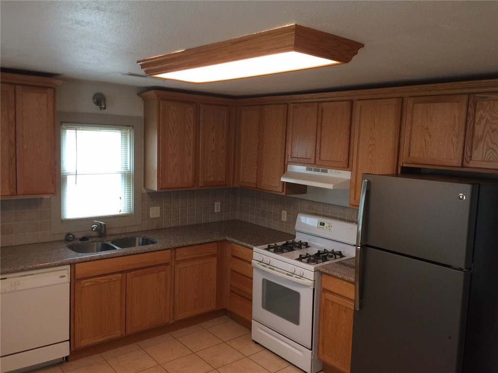 Lincoln & Rice Add Bentonville - Residential Lease