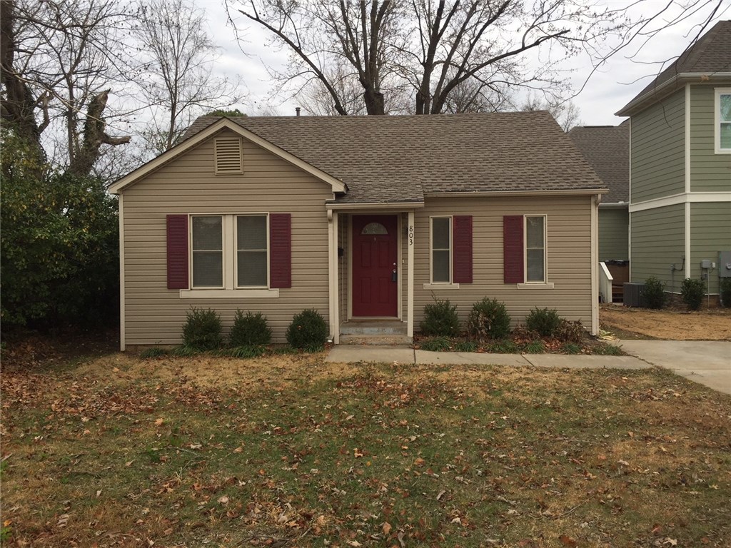 This home was completely remodeled in 2012 and is in excellent condition. It is a VERY short walk to the Square, Crystal Bridges, etc and has easy access to bike trails. Over and under washer and dryer and a refrigerator are included in the rental rate.