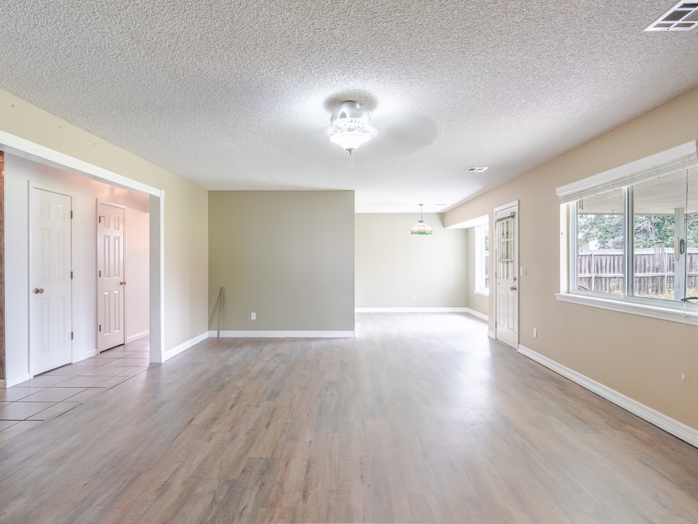 Whispering Timbers Ph 6 Rogers - Residential Lease