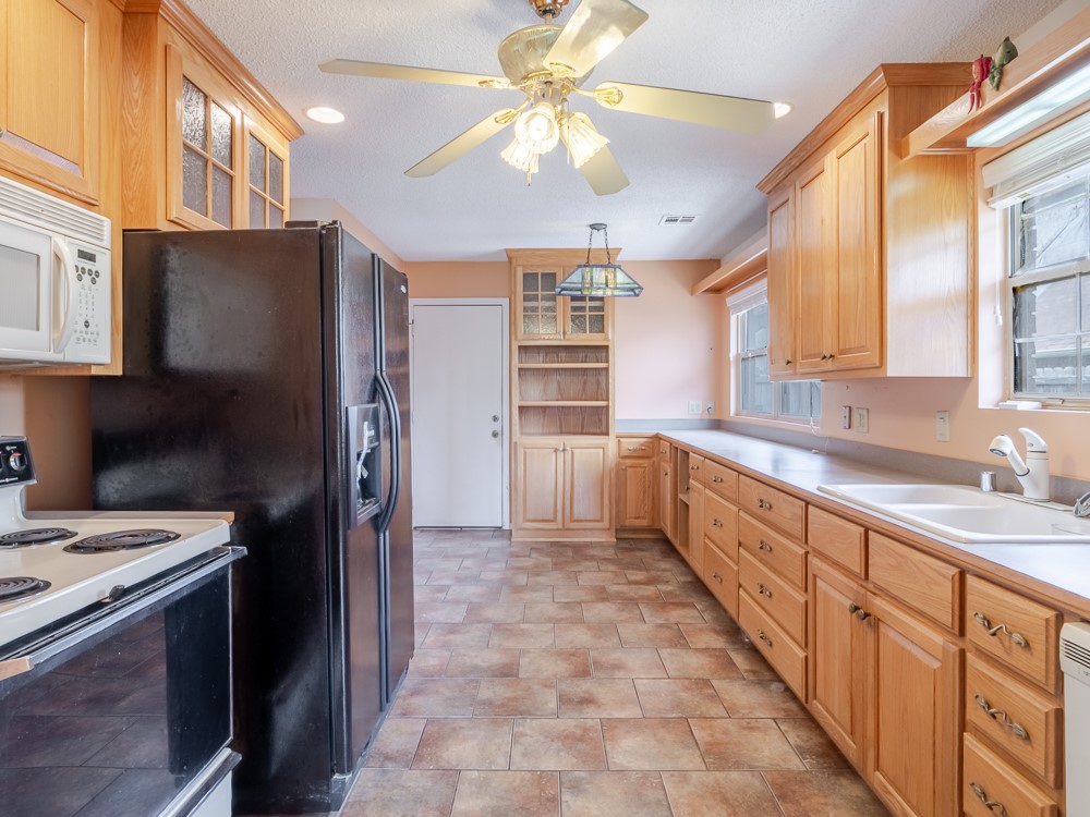 Whispering Timbers Ph 6 Rogers - Residential Lease