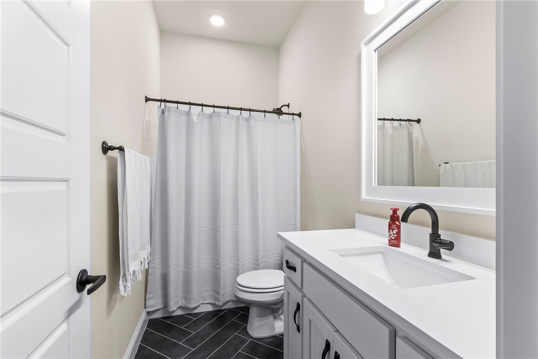 SAVANNAH ESTATES-ROGERS - Residential Lease