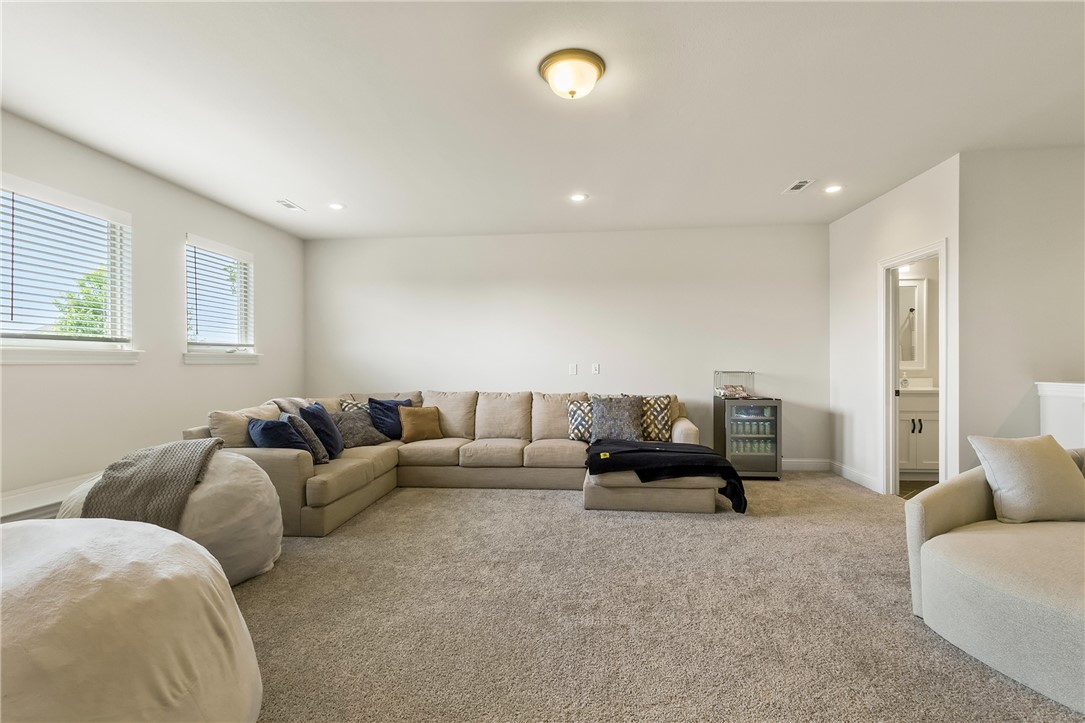 SAVANNAH ESTATES-ROGERS - Residential Lease