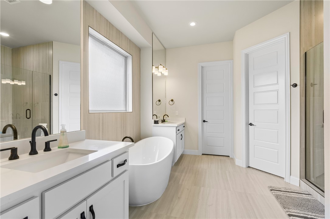 SAVANNAH ESTATES-ROGERS - Residential Lease